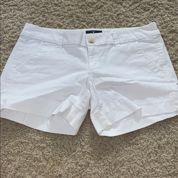 Women’s white shorts - Picture 1 of 4